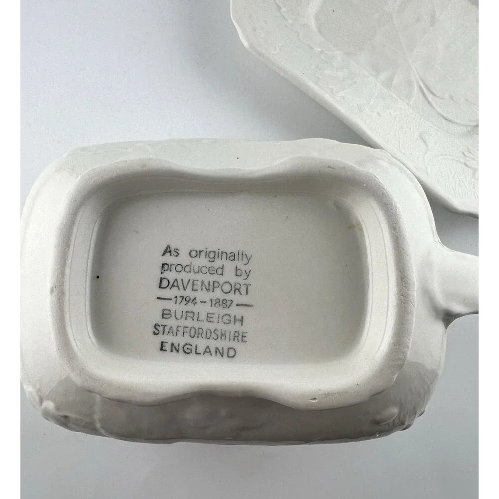 Vtg Burleigh Davenport White Strawberry Leaf Gravy Sauce Boat W/Underplate Dish